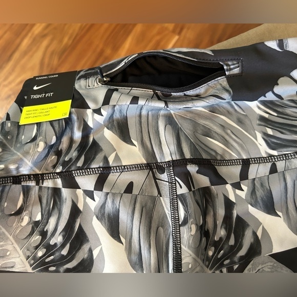 Nike Fast Crop Running Tight form fitting Leggings back zip pocket NWT Sz-S. U6 - Picture 5 of 12